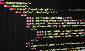 Fragment kodu HTML z nawigacją strony, zawierający linki do podstron, np. index.html.