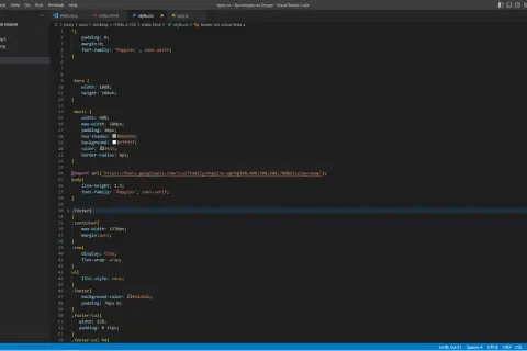 Kod CSS z importem czcionki 'Poppins' i stylami dla body, hero, music, footer.