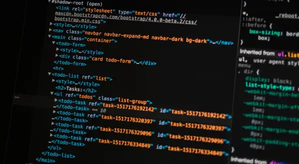 Kod źródłowy w języku html, pokazujący strukturę aplikacji z listą zadań.