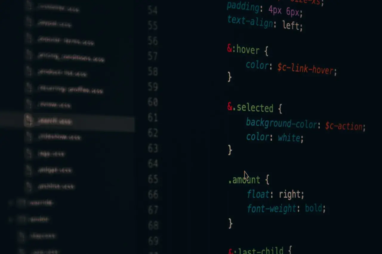 Kod CSS z definicją padding i innymi właściwościami. Widoczny fragment kodu dotyczy stylów dla elementów interfejsu.