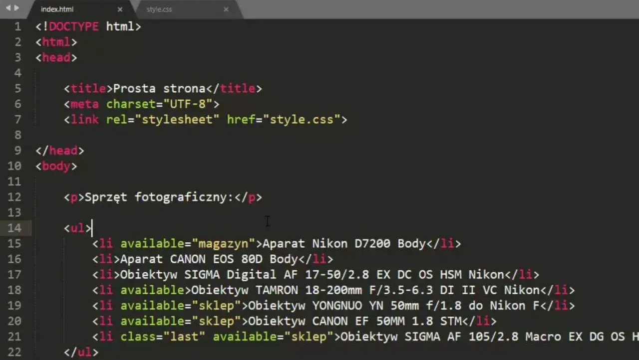 Kod HTML z listą sprzętu fotograficznego, gdzie selektory CSS będą stylizować elementy.