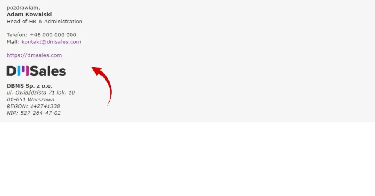 Podpis w mailu służbowym Adama Kowalskiego z firmy DmSales. Zawiera dane kontaktowe i adres firmy.